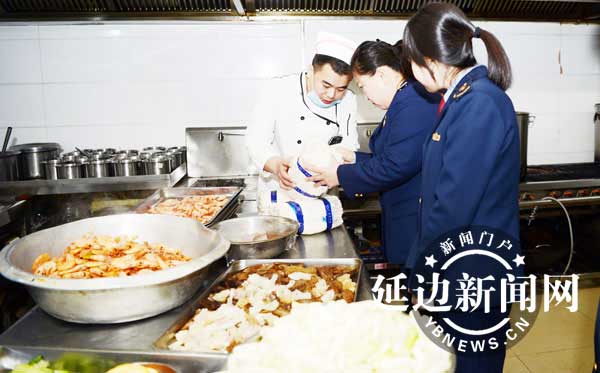 專項檢查春節(jié)前餐飲環(huán)節(jié)食品安全，讓年夜飯更安全美味